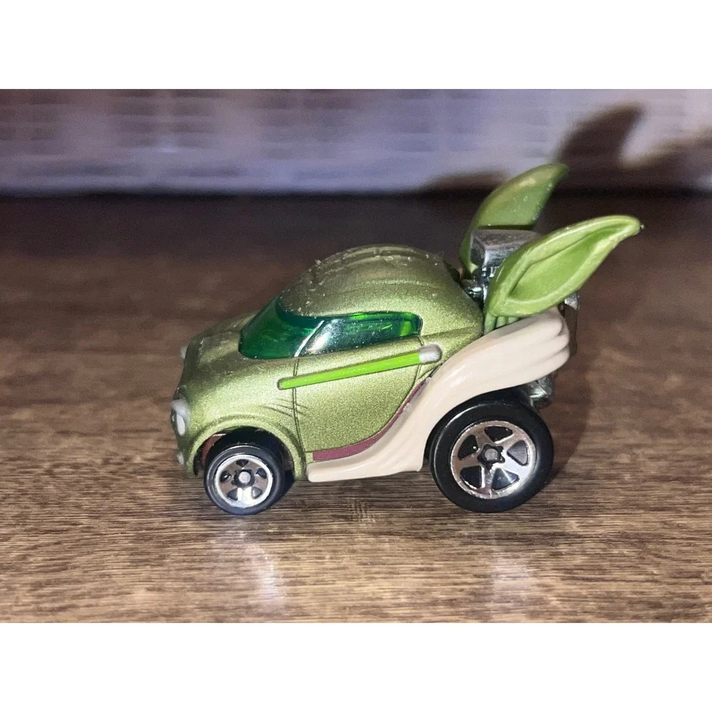 Hot Wheels Star Wars Character Yoda 2024 Loose Die Cast EUC Disney Movies